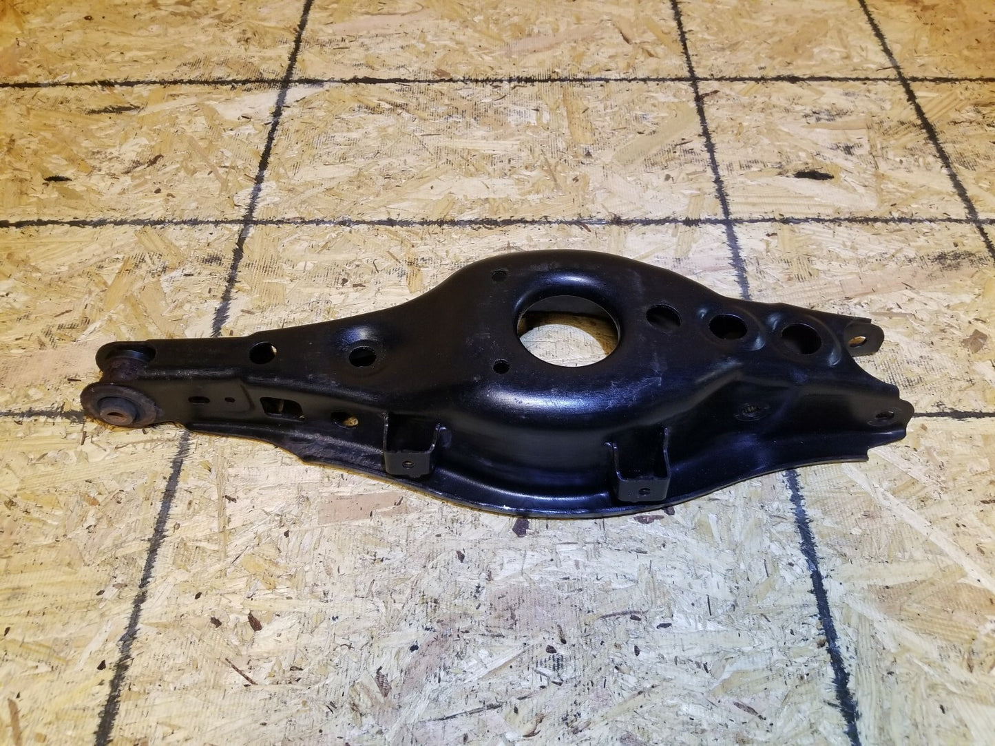 2012 Lexus Ct200h Rear Lower Control Arm Passenger Side Right OEM