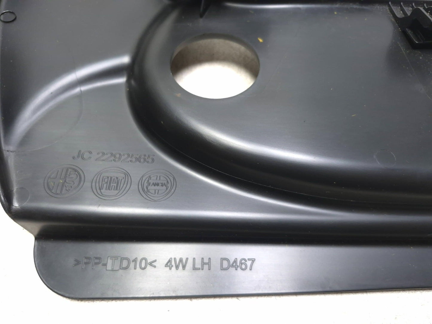 2014 Fiat 500l Front Driver Seat Side Cover Trim W/ Knob OEM