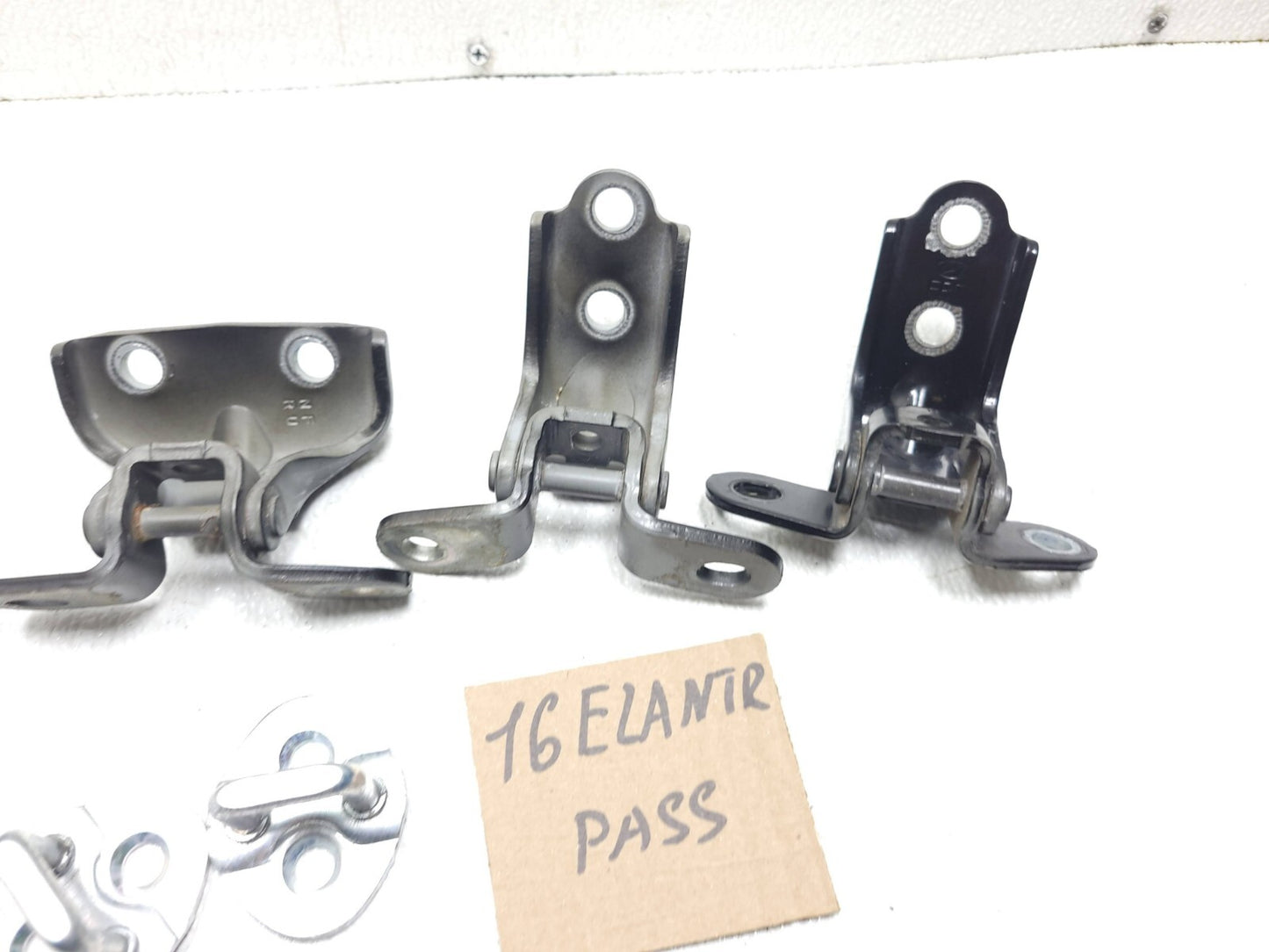 2016 Hyundai Elantra Door Hinge Front & Rear Right Passenger Side Set OEM