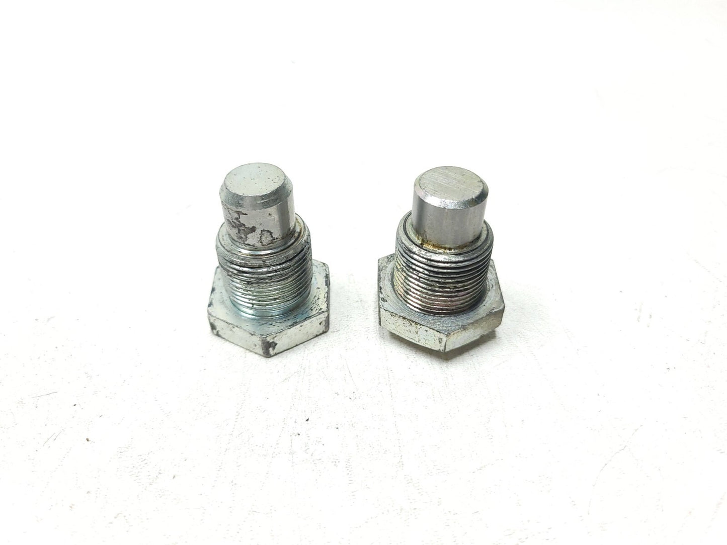 2006 - 2023 Suzuki Boulevard C50 Vl800 Swingarm Pivot Bolt 2pcs OEM