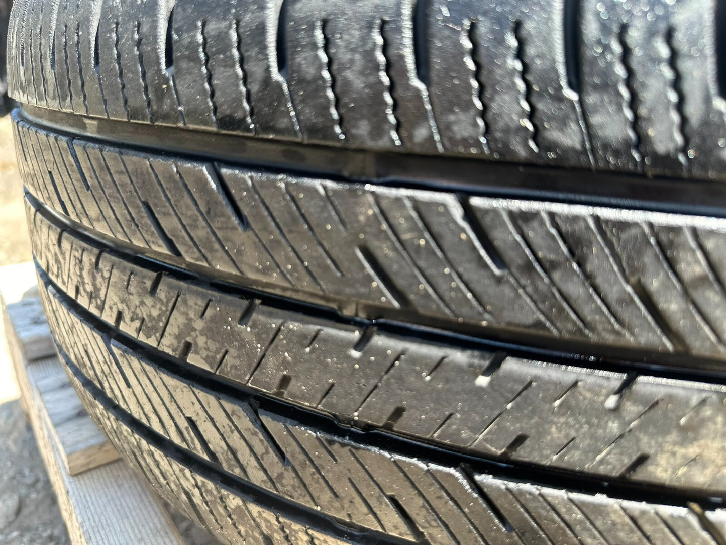 2009 Mitsubishi Outlander Wheel W/ Tire Continental 225/55r18 2pcs OEM