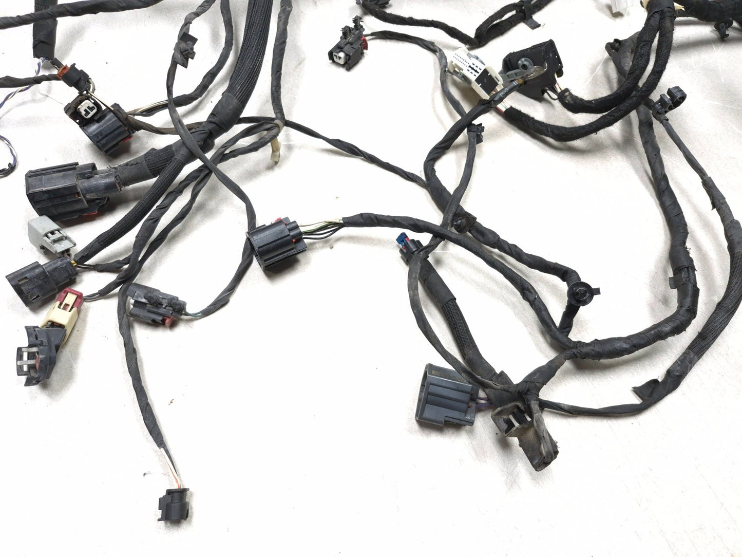 2018 Chrysler 300 AWD Engine Wire Harness & Fuse Box 3.6l OEM