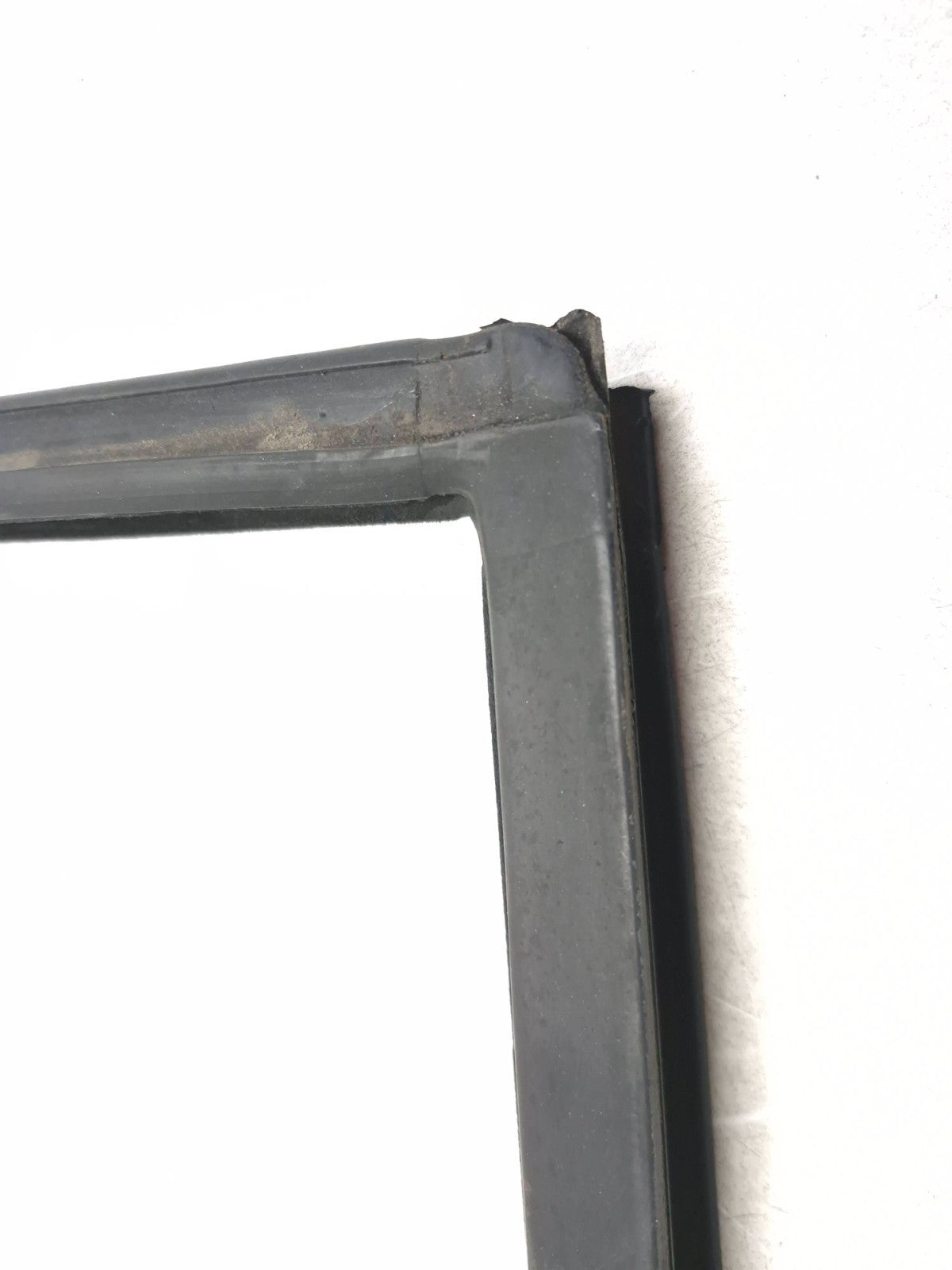 2008 Lincoln Navigator Rear Door & Window Weatherstrip Seal Passenger Side OEM