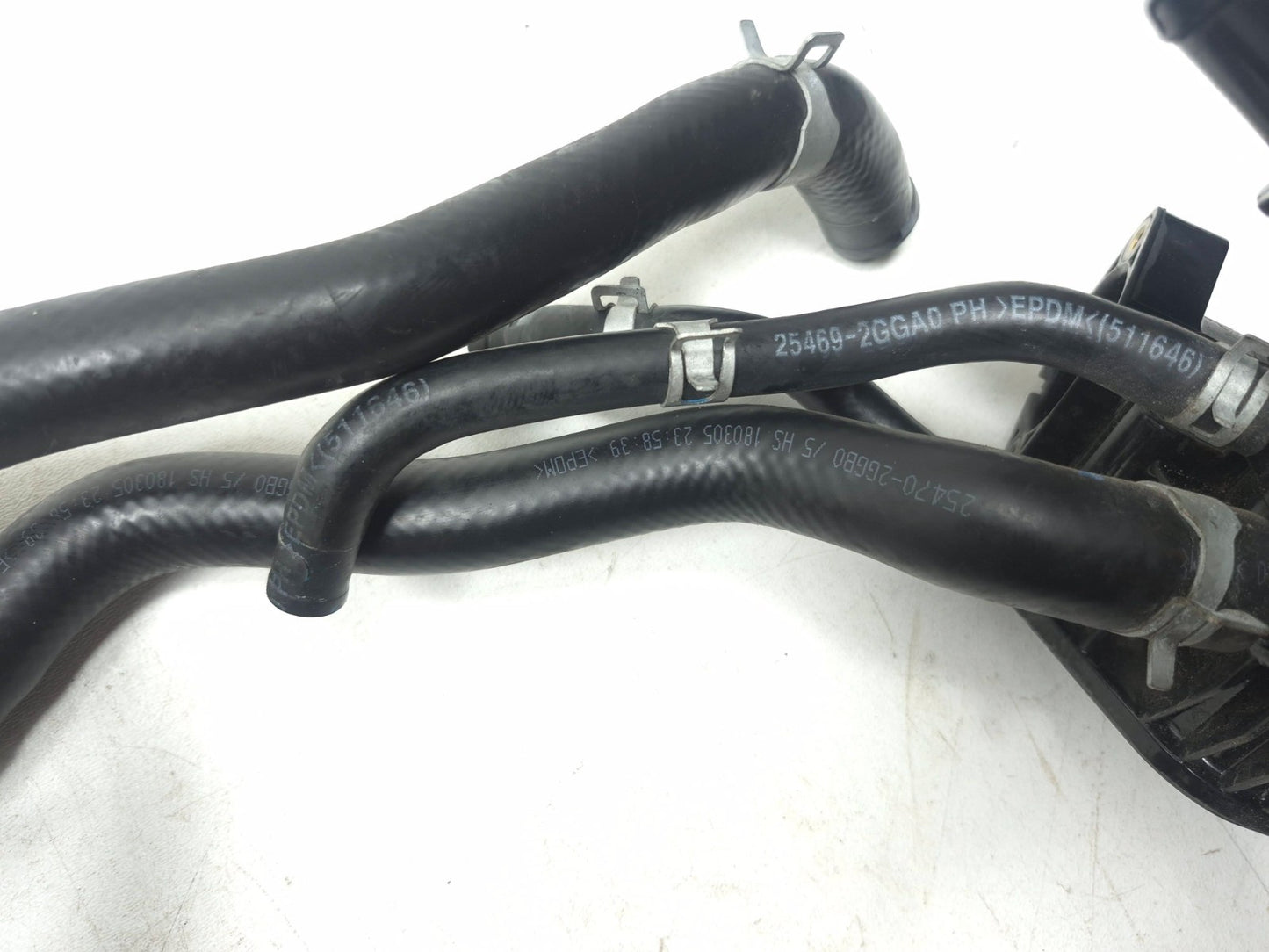 2018 Hyundai Sonata 2.4l Coolant Thermostat Housing W/ Hose Pipe OEM