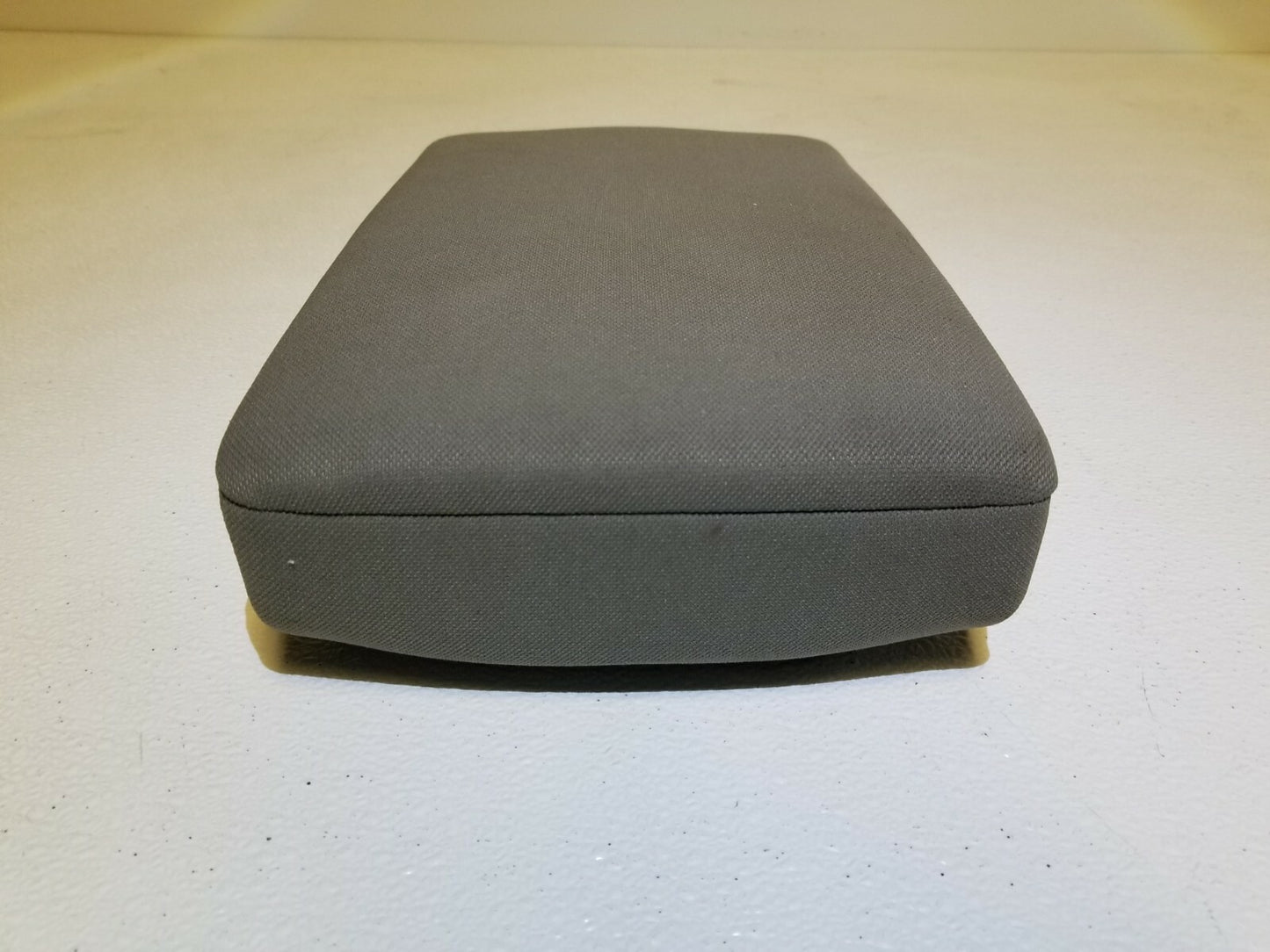 2007 Chrysler Sebring Rear Seat Armrest W/ Cup Holder OEM