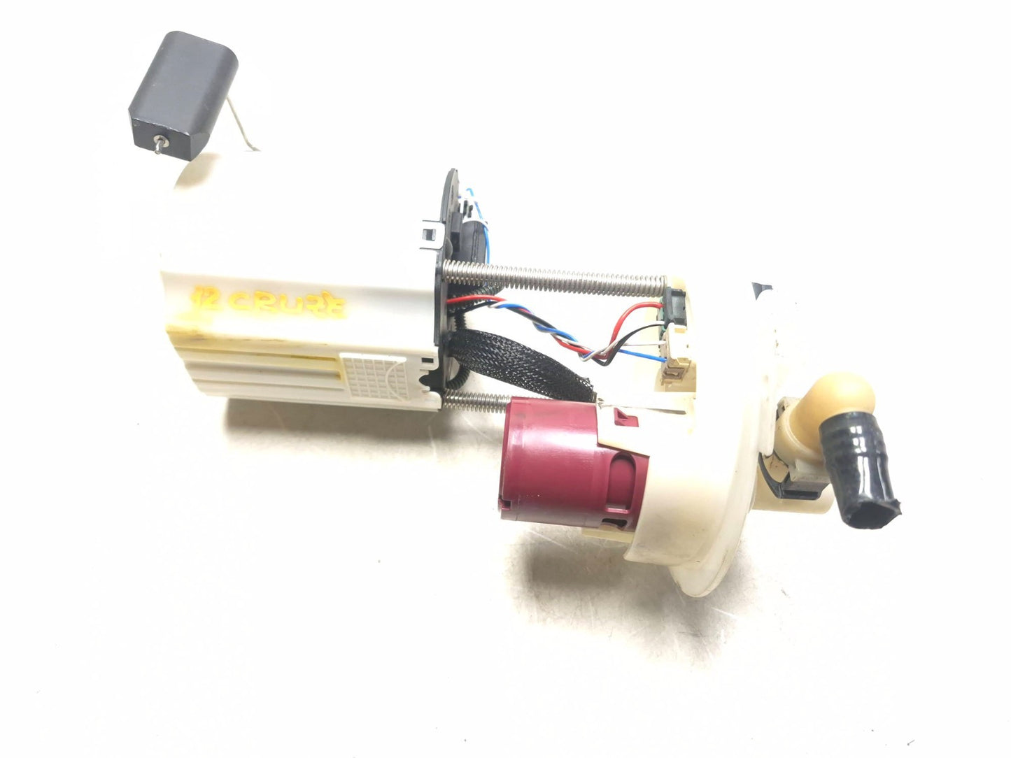 2012 Chevrolet Cruze Fuel Pump 13579099 OEM