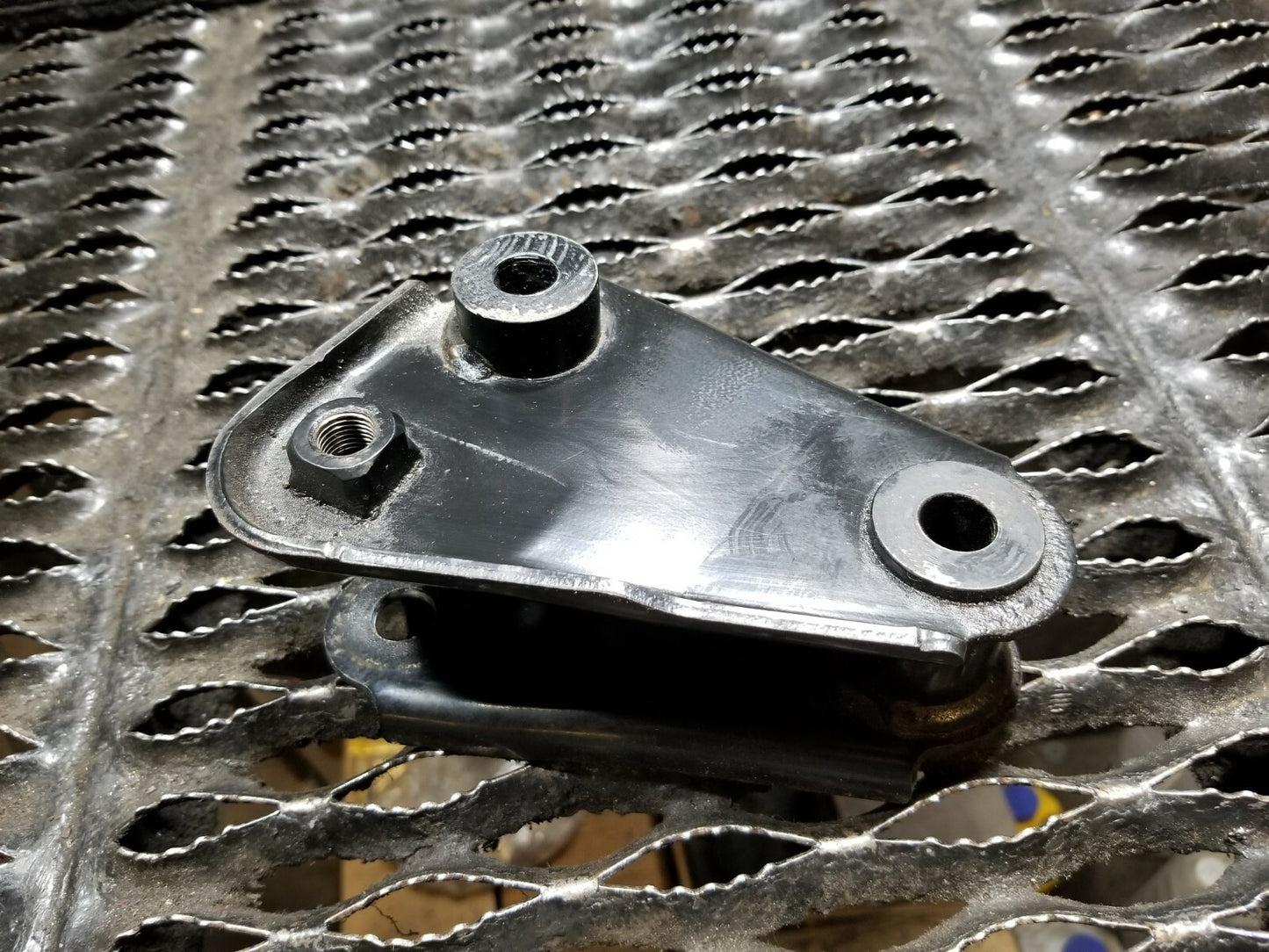 16 17 18 19 Nissan Rogue 2.5l Engine Mount Bracket OEM 36k Miles