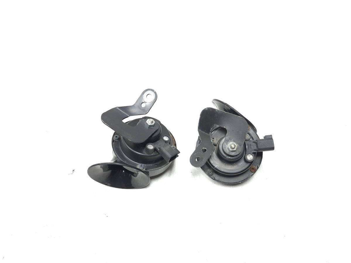 2018 Tesla Model 3 Horn Signal Pair 1109660-00-a OEM