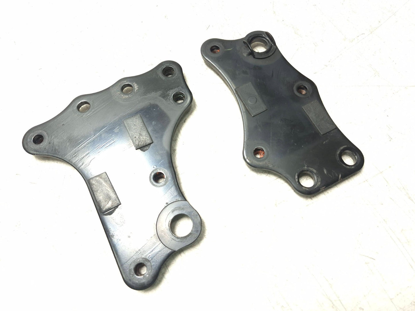 2009 Yamaha Fz6r Front Foot Peg Support Mount Bracket Left & Right OEM