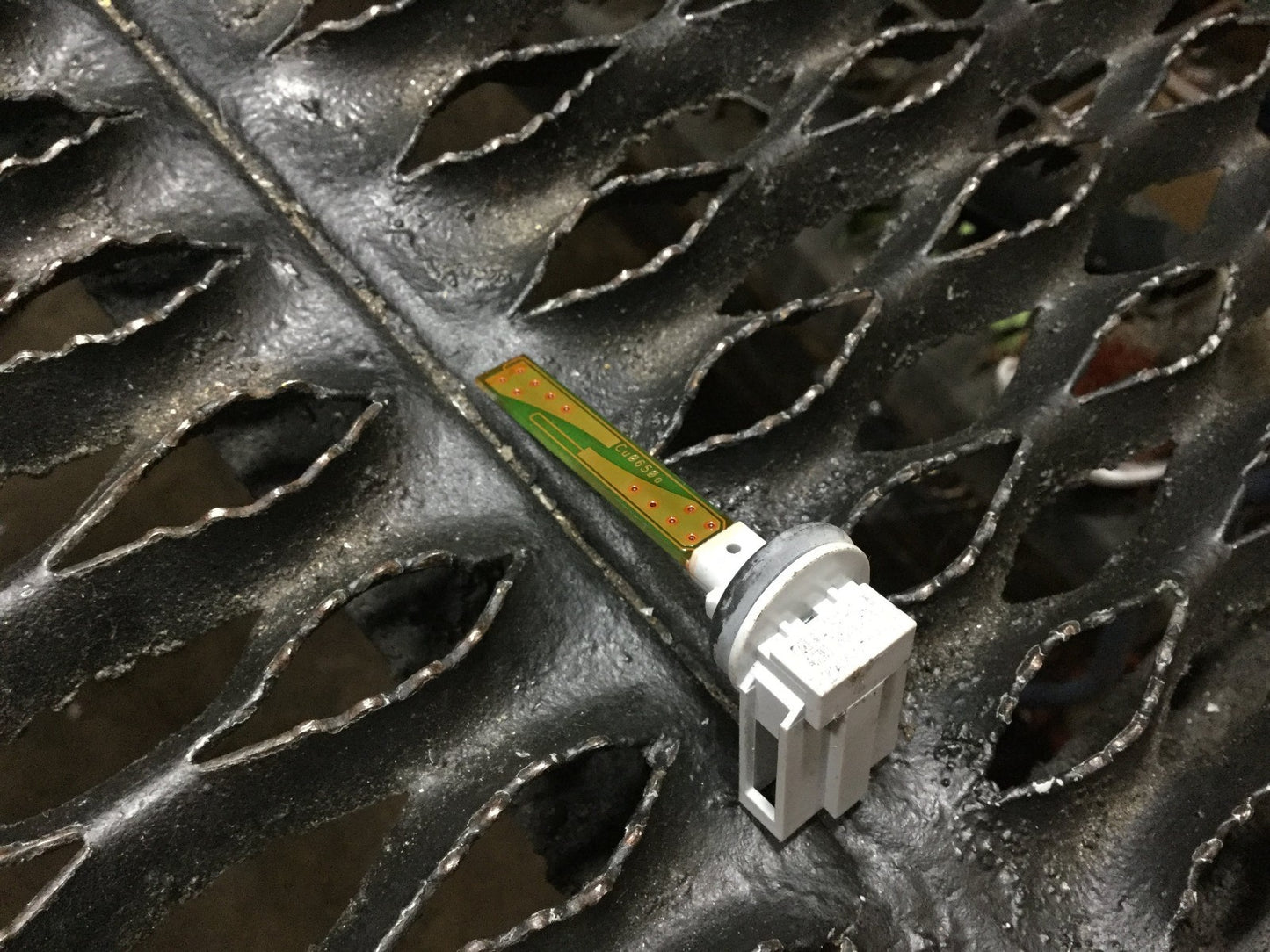 04 05 06 07 08 Audi A4 Air Climate Temperature Sensor OEM