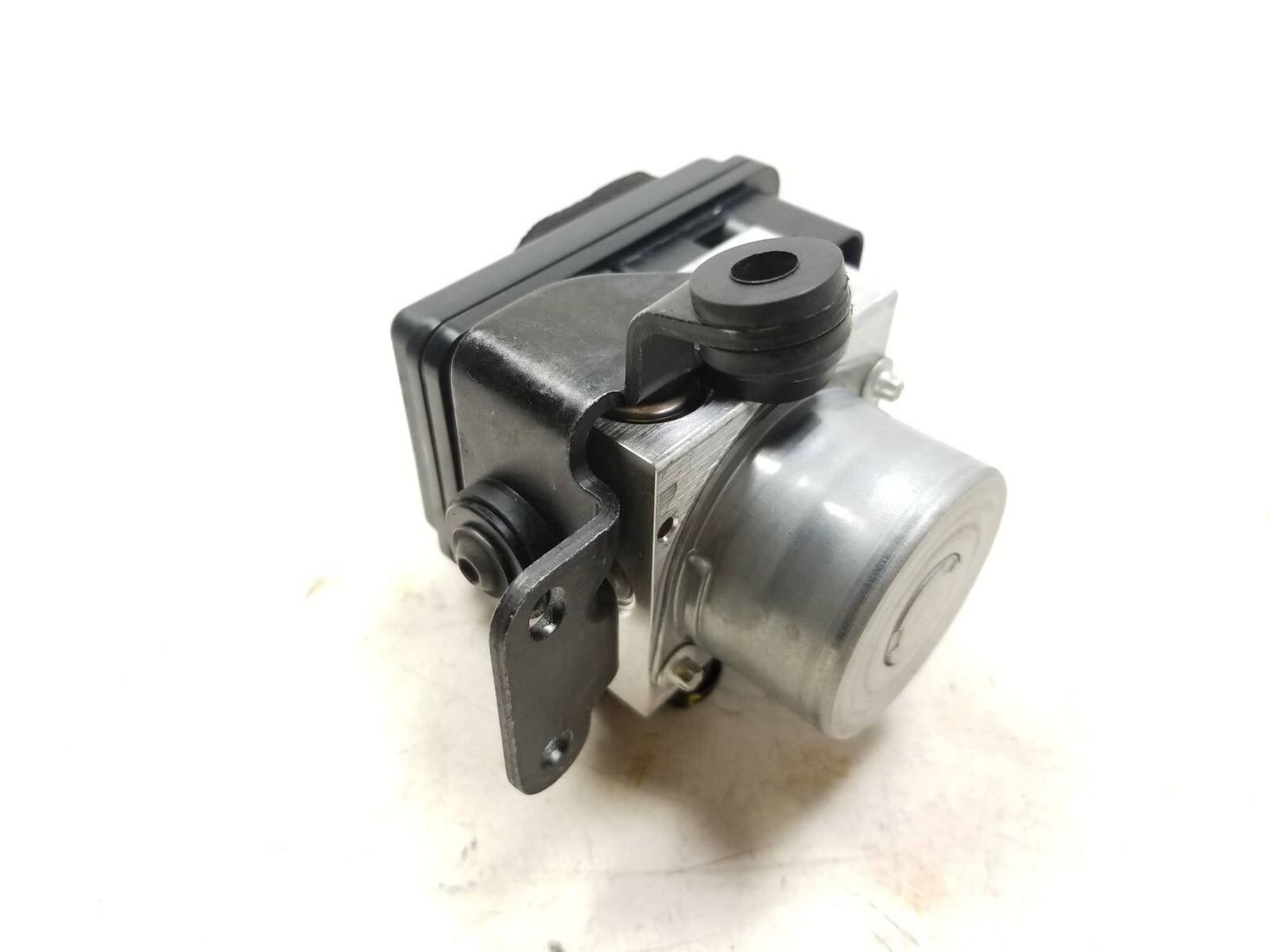 21-24 Ducati Supersport 950 950s ABS Anti Lock Brake Pump OEM 6k Miles