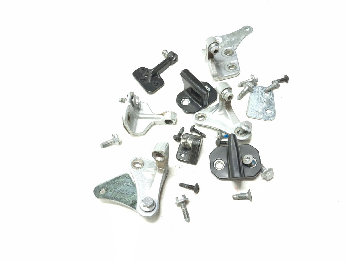 2010 Mercedes S400 Driver Side Door Hinge & Striker 8pcs W/ Bolt 15pcs OEM