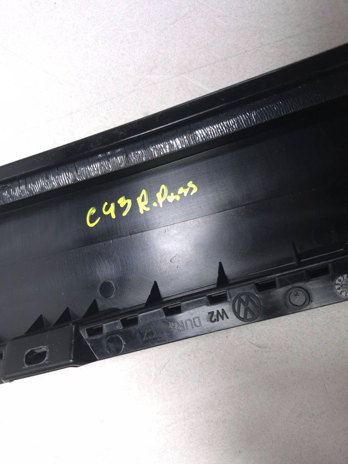 2011 Volkswagen Tiguan Door B Pillar Applique Molding Trim 3pcs OEM