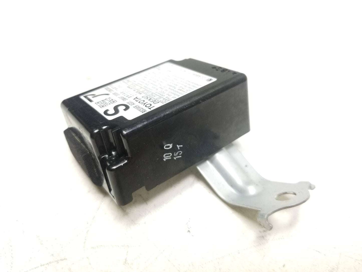 11-17 Lexus CT200h Keyless Entry Module 89740-76010 Oem✅