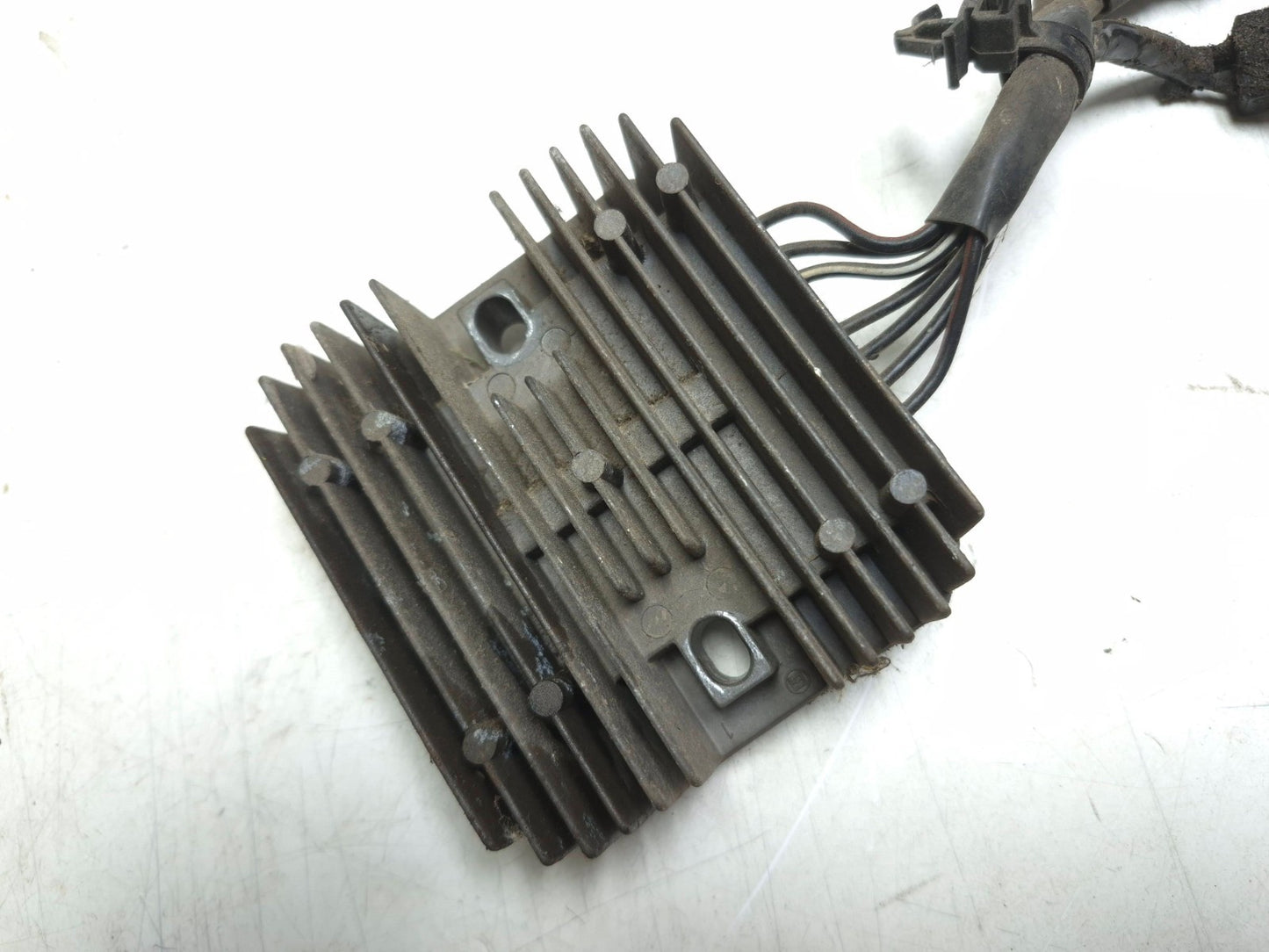2004 Suzuki Intruder Volusia Vl800 Voltage Regulator Rectifier OEM