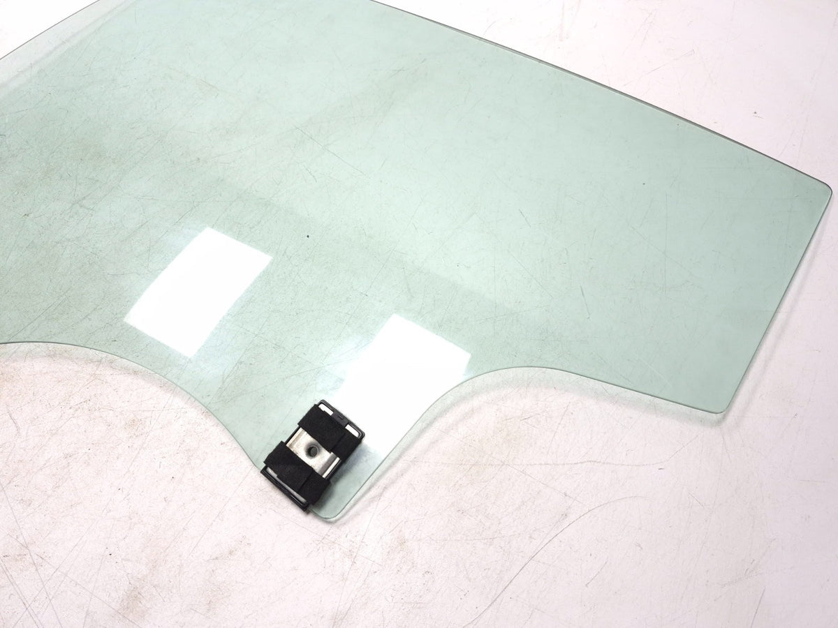 2018 Tesla Model 3 Rear Door Window Glass Driver Side 1077904-00-a OEM