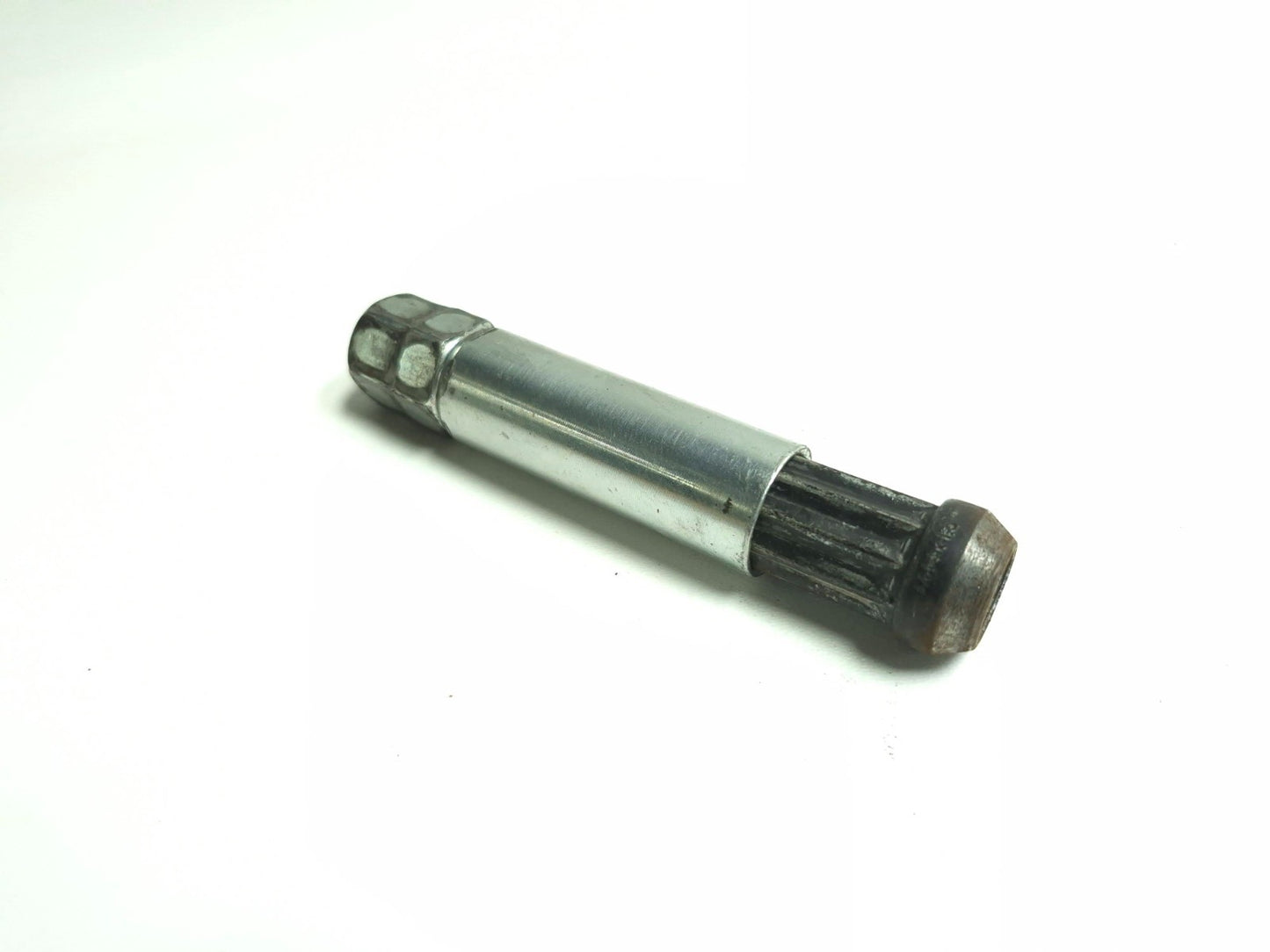2013 Cadillac Escalade Esv Wheel Lug Nut Bolt W/ Key OEM