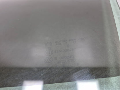 2018 Chrysler 300 Limited AWD Front Left Driver Side Door Window Glass OEM