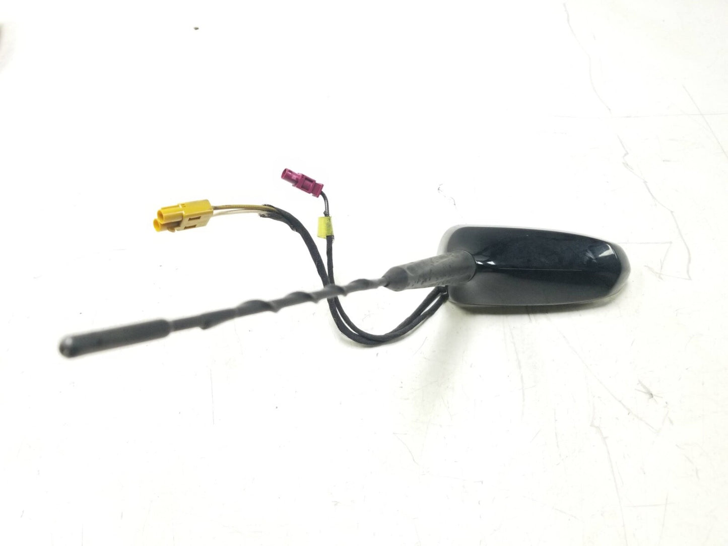 2010 - 2014 Cadillac SRX Radio Antenna OEM