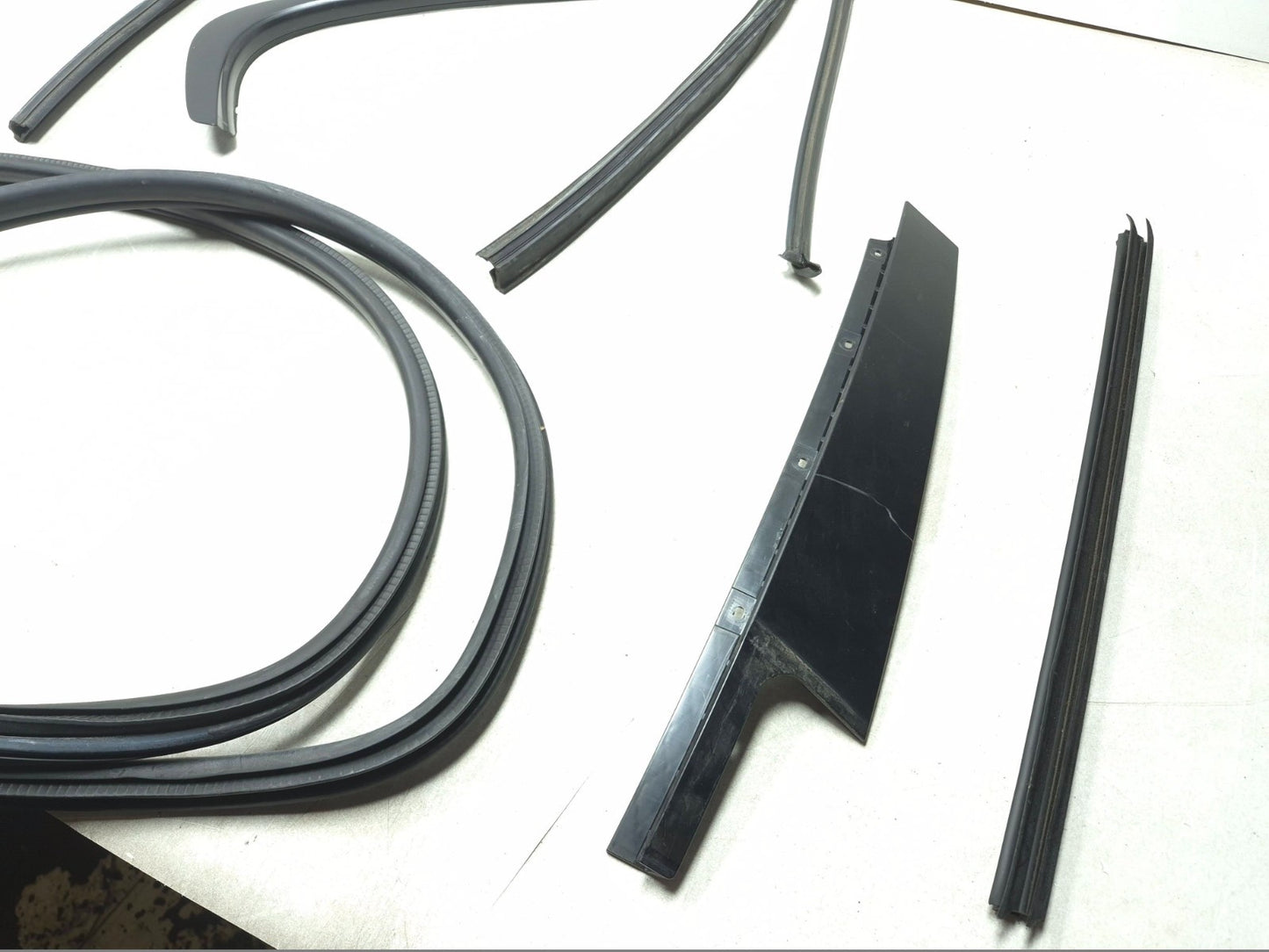 2013 BMW 328i F30 Rear Door Weatherstrip Seal Right Passenger Side Set OEM