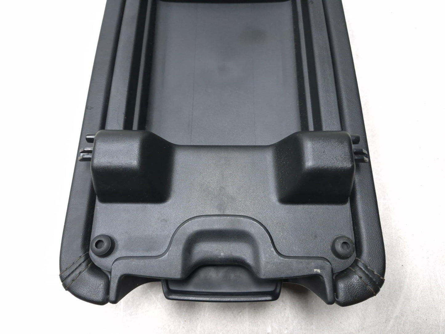 2018 Chrysler 300 Limited AWD Center Console Lid Armrest Black OEM