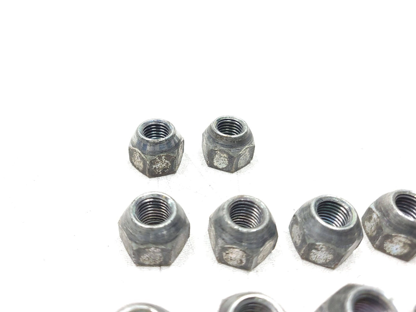 09-12 Hyundai Genesis Wheel Lug Nut 20pcs OEM