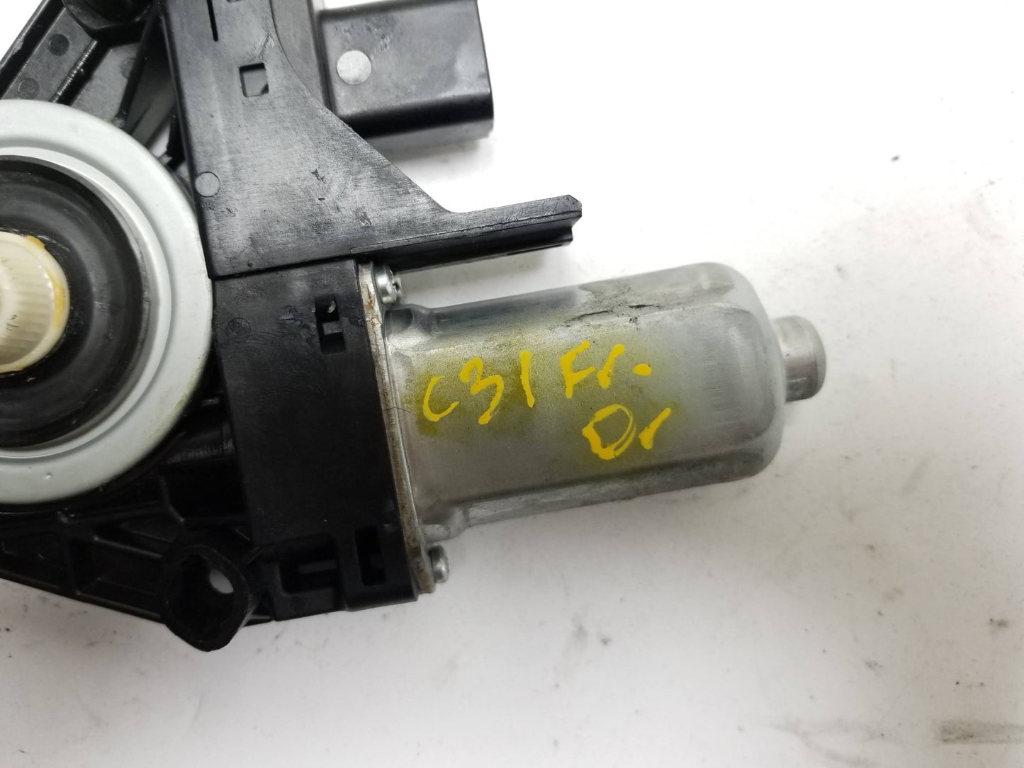 2011 - 2022 Jeep Grand Cherokee Window Motor Front Driver Side Left OEM