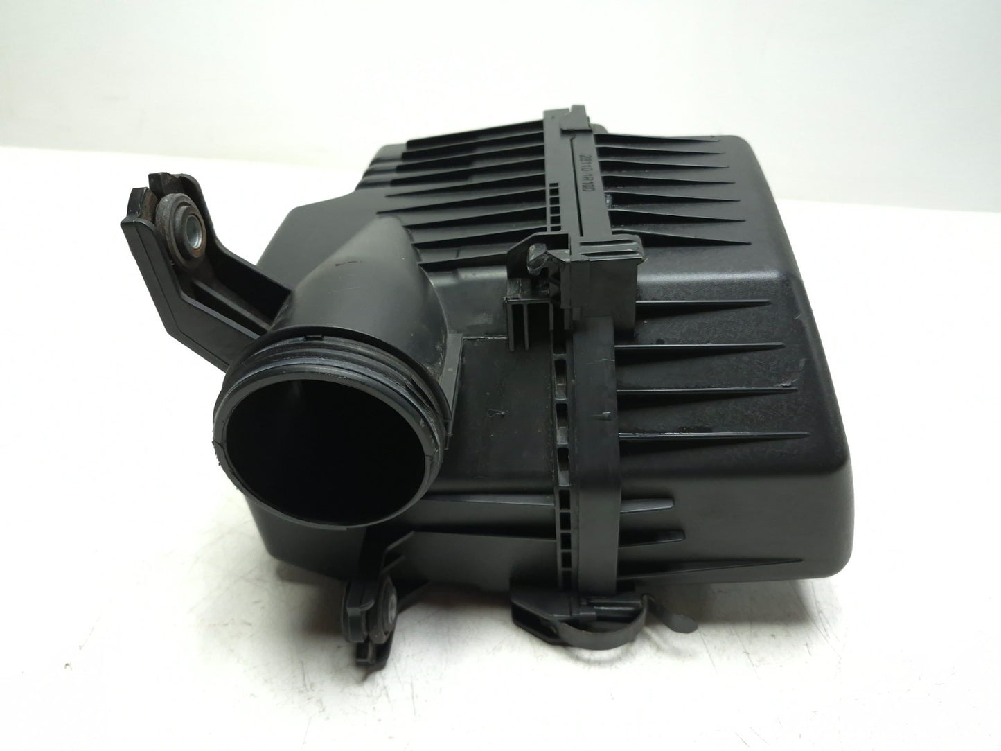 2014 Hyundai Accent Air Cleaner Box Filter Assembly OEM