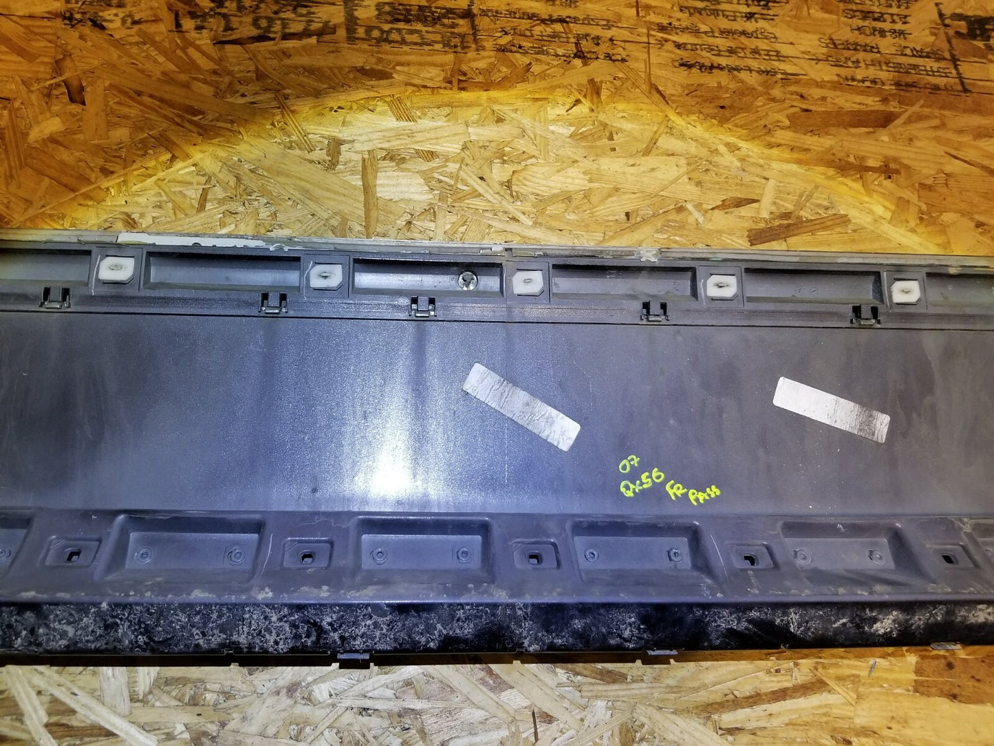 2007 Infiniti Qx56 Front Door Lower Trim Molding Right Passenger OEM