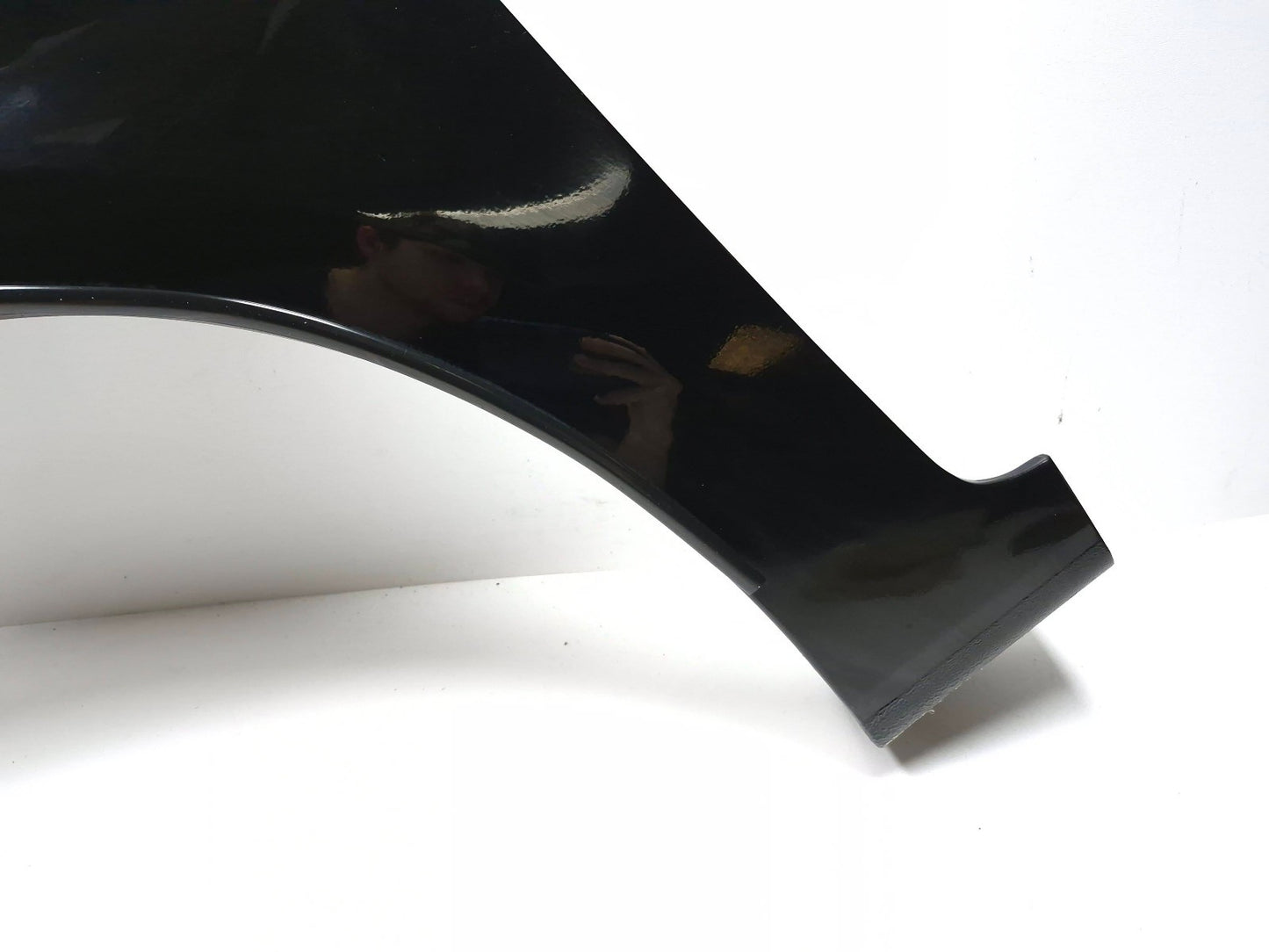 2014 Hyundai Accent Front Left Fender OEM 66311-1r350