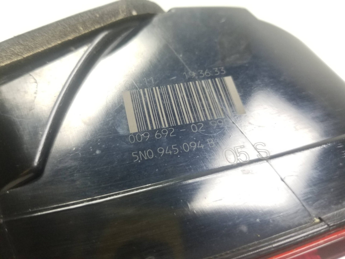 09 - 11 Volkswagen Tiguan Tail Light Inner Passenger Side Right OEM