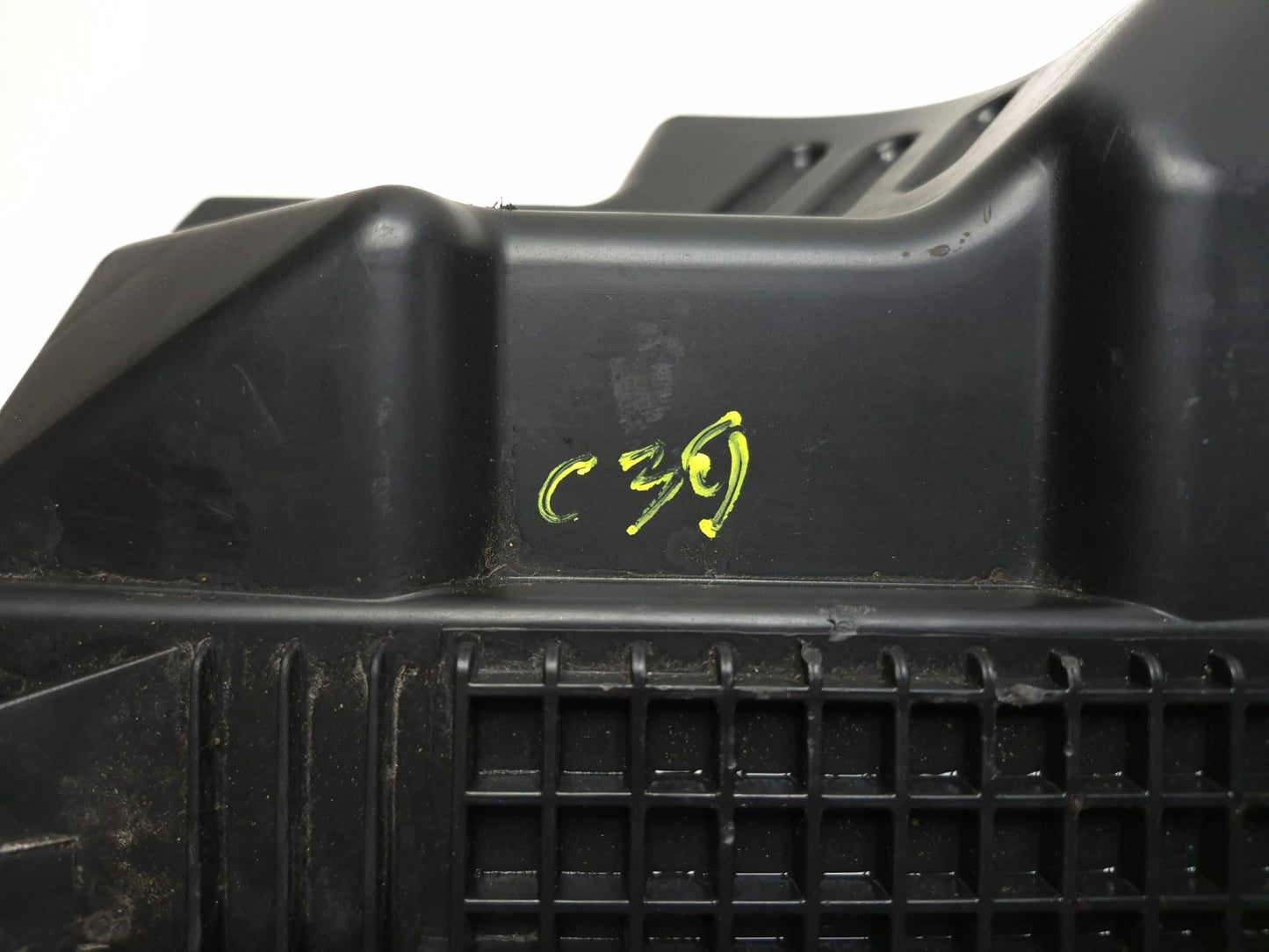 2014 Hyundai Accent Air Cleaner Box Filter Assembly OEM