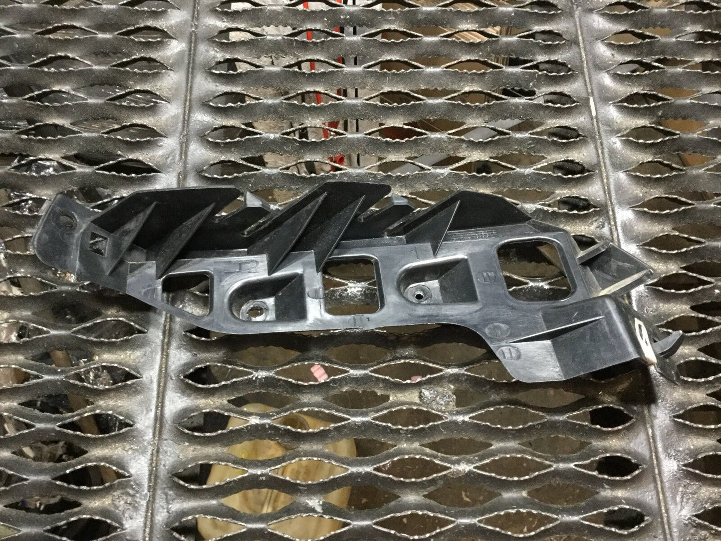 15 16 17 Chrysler 200 Bumper Face Bar Bracket Rear Left Driver Side OEM