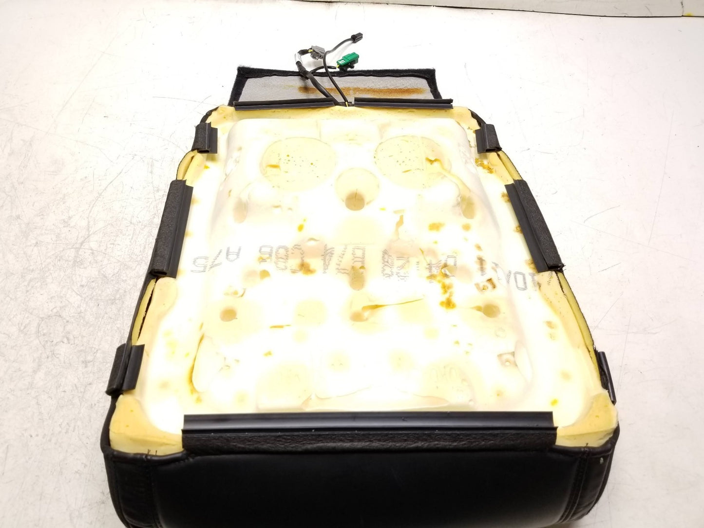 2011  2013 Jeep Grand Cherokee Front Seat Lower Cushion Passenger Side Right OEM