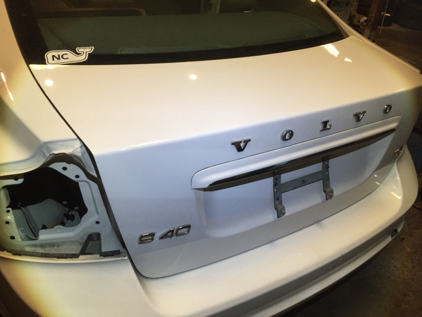 2007 Volvo S40 Door Window Glass Front Driver Side Left OEM