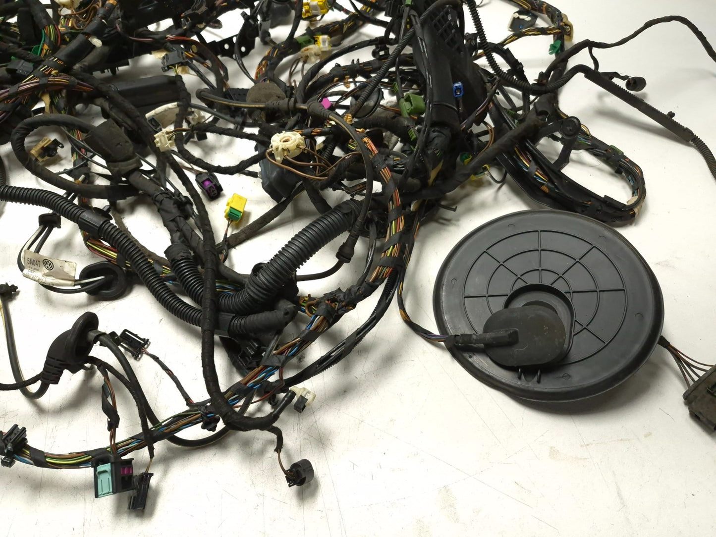 2011 Volkswagen Tiguan Interior Main Body Wire Harness W/ Fuse Box OEM