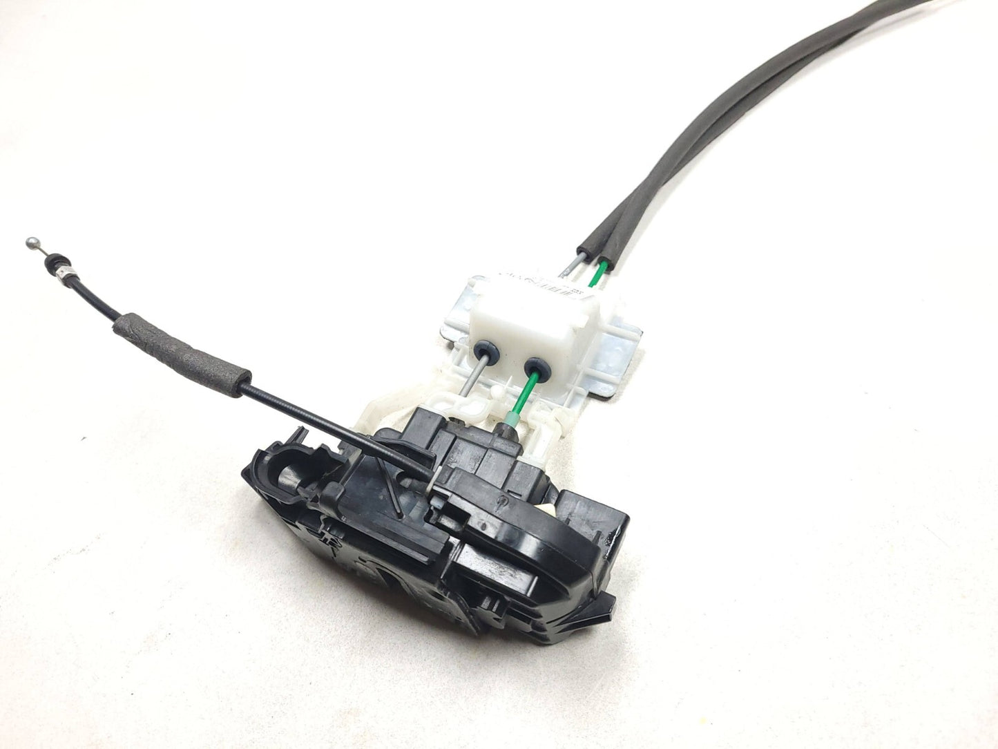 2013-2016 Genesis Coupe Door Lock Latch Actuator Right Passenger OEM