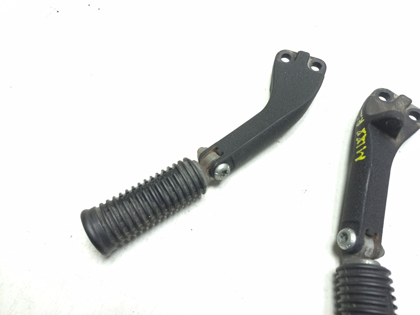 2008 Harley-davidson Dyna Fat Bob Fxdf Rear Foot Peg & Mount Bracket Lh & Rh OEM