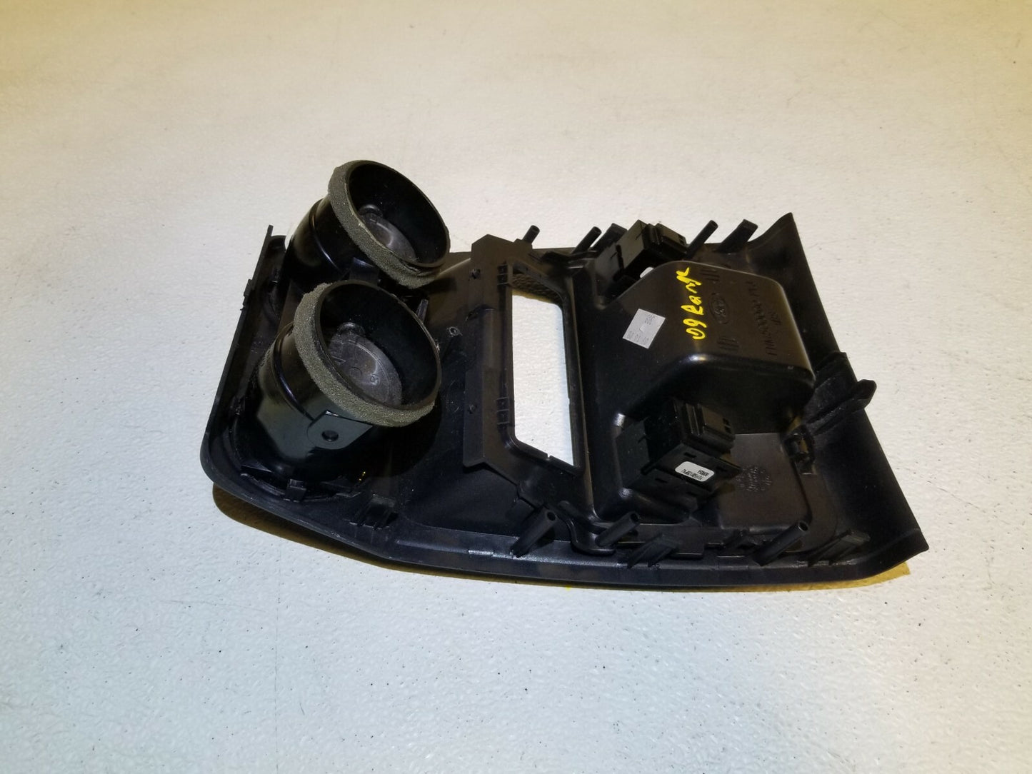 2009 Range Rover Sport Center Console Rear Trim Panel With Air Vent OEM