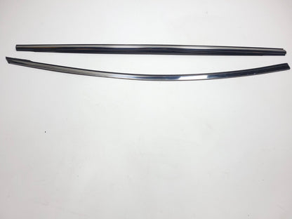 2009 Mazda Cx-7 Front Passenger Door Window Molding 2pcs W/ Weatherstrip OEM