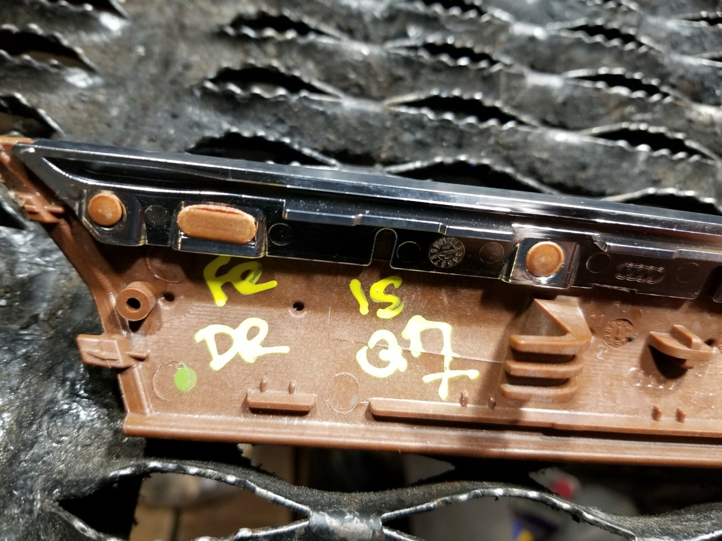 11 12 13 14 15  Audi Q7 Front Left Driver Door Trim Panel OEM 87k Mi