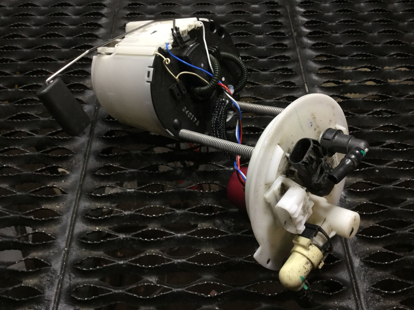 11 12 13 14 15 Chevrolet Cruze Gas Fuel Pump 13503108a OEM