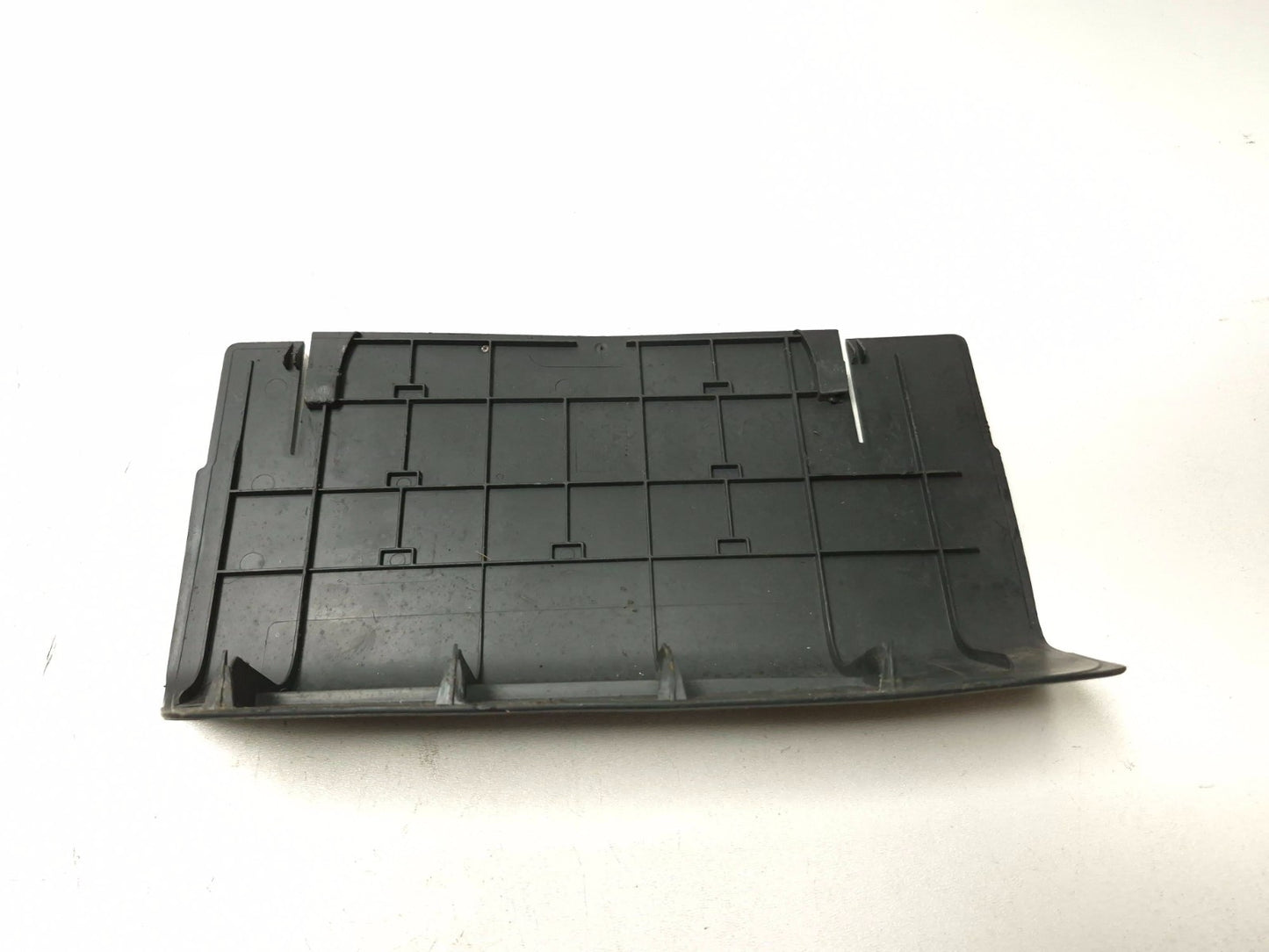 2011 Volkswagen Tiguan Radio Amplifier Cap Passenger Side Right OEM