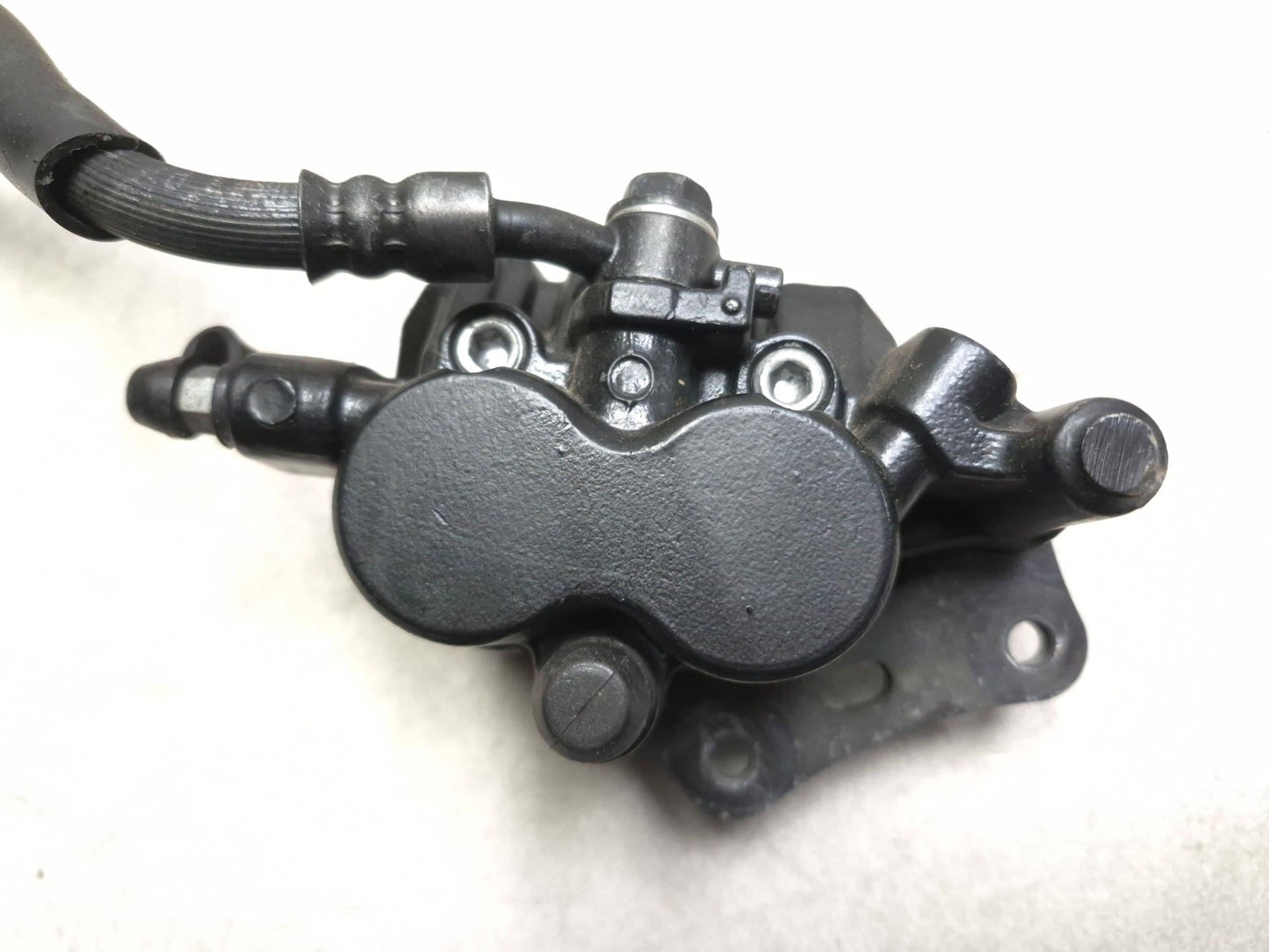 2014 Kawasaki Ninja 300ex300a Right Fotpeg W/ Brake Cylinder & Brake Caliper OEM