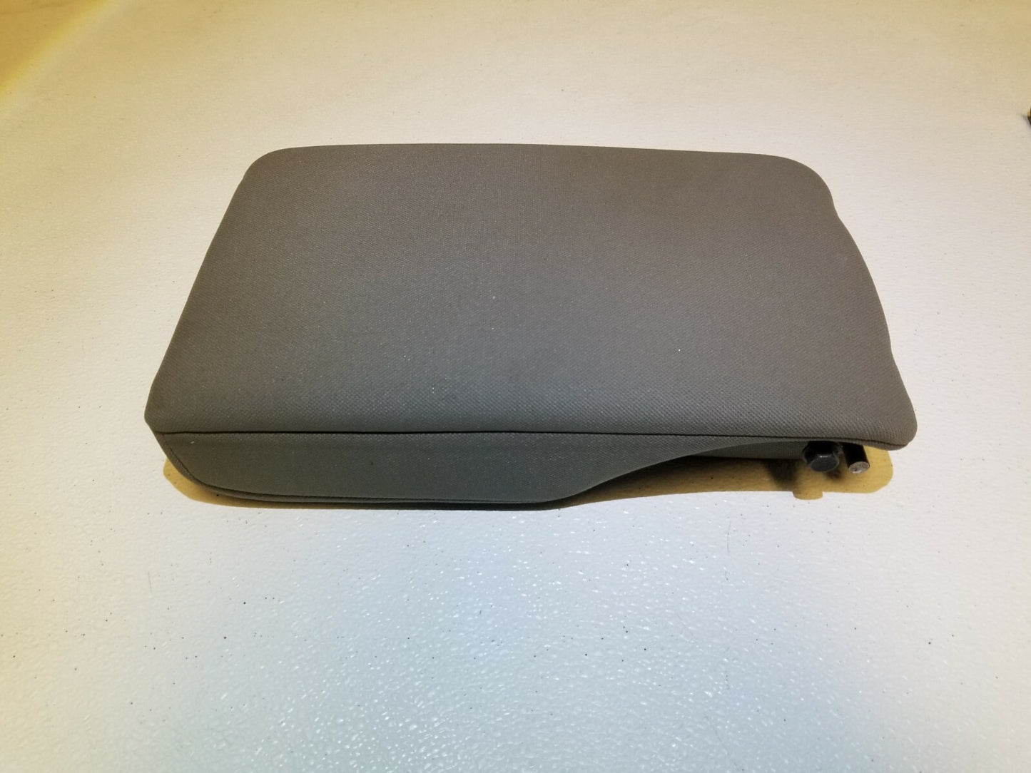 2007 Chrysler Sebring Rear Seat Armrest W/ Cup Holder OEM