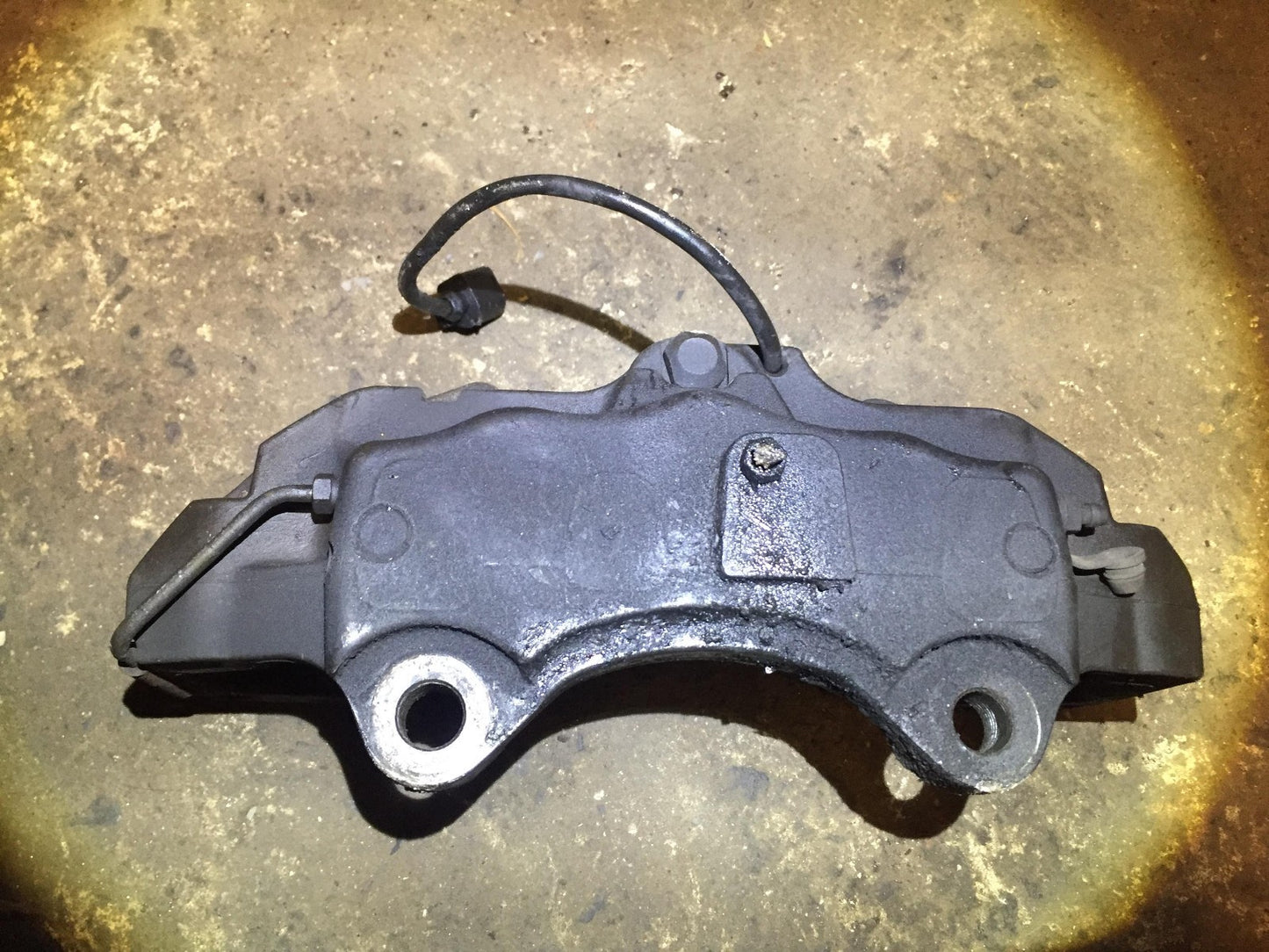 2004 Porsche Cayenne Brake Caliper Front Passenger Side Right OEM