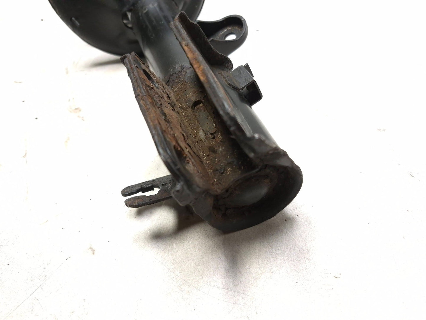 2008 Hyundai Tucson Front Left & Right Strut Shock Assy Pair OEM