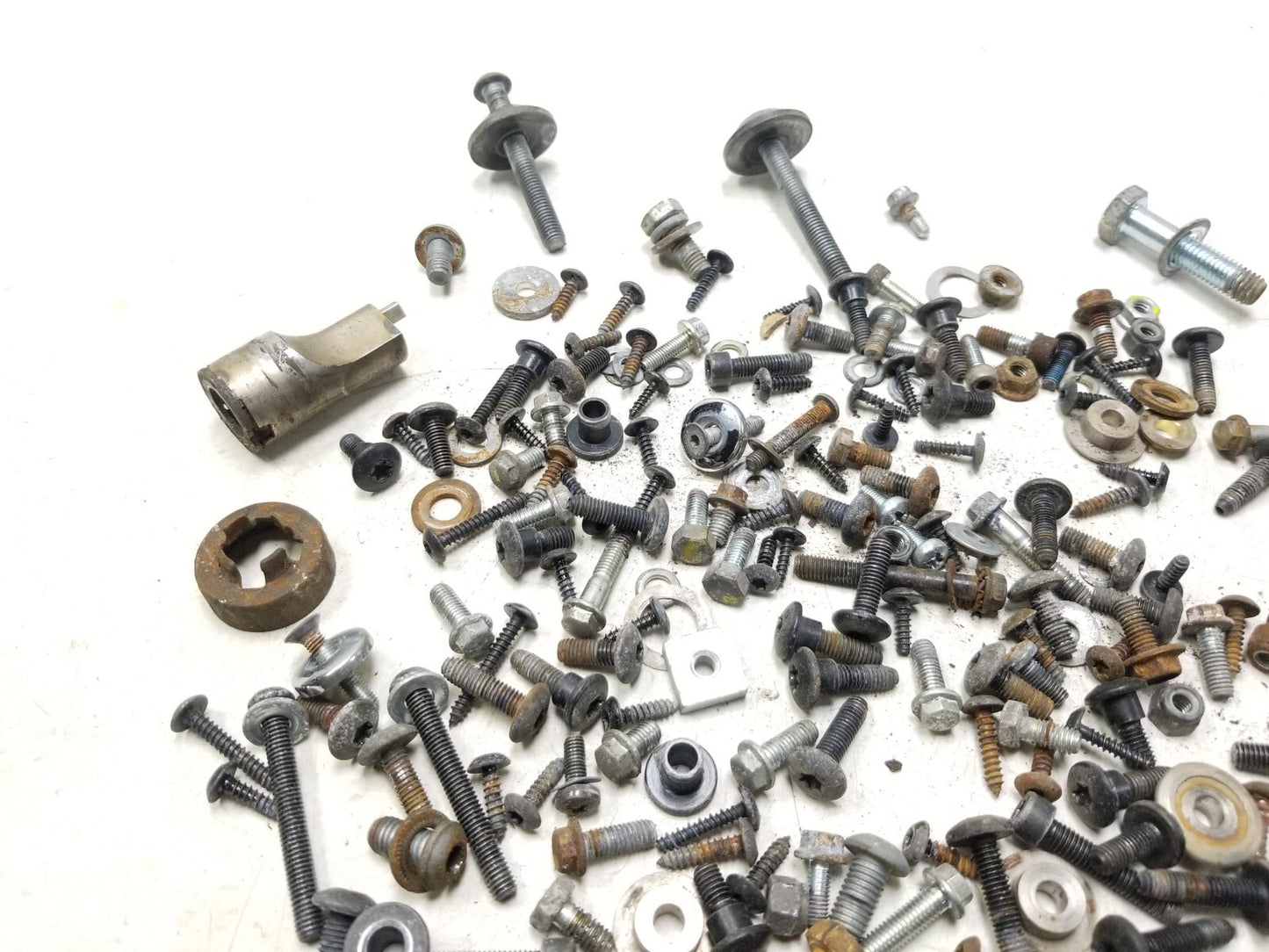 2011 - 2021 Piaggio Bv 350 Misc Bolt Hardware Screw Nuts Bracket OEM