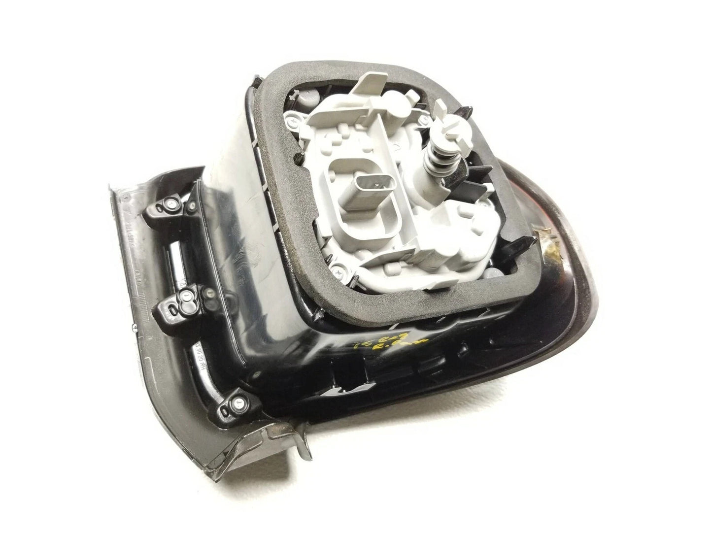 2015 Jeep Renegade Tail Light Lamp Passenger Side Right OEM
