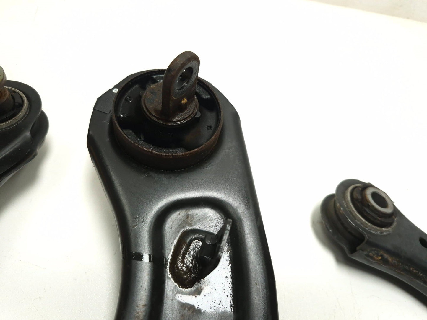 2019 Hyundai Kona Rear Control Arm Driver Side Left 4 Pcs OEM